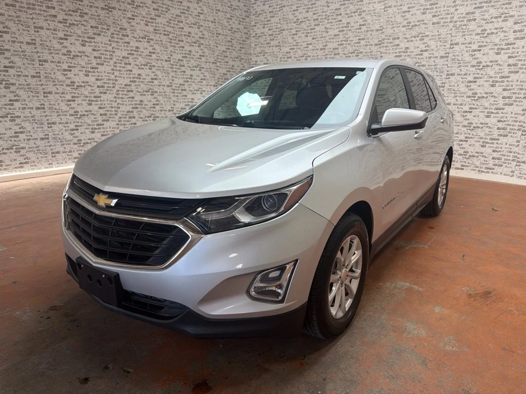 Used 2021 Silver Ice Metallic Chevrolet LT image 3