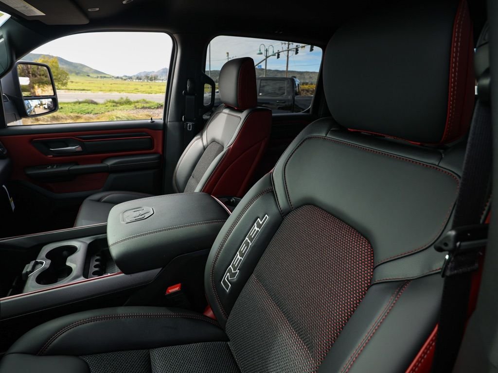 New 2026 Diamond Black Crystal Pearl-Coat Exterior Paint RAM Rebel image 14