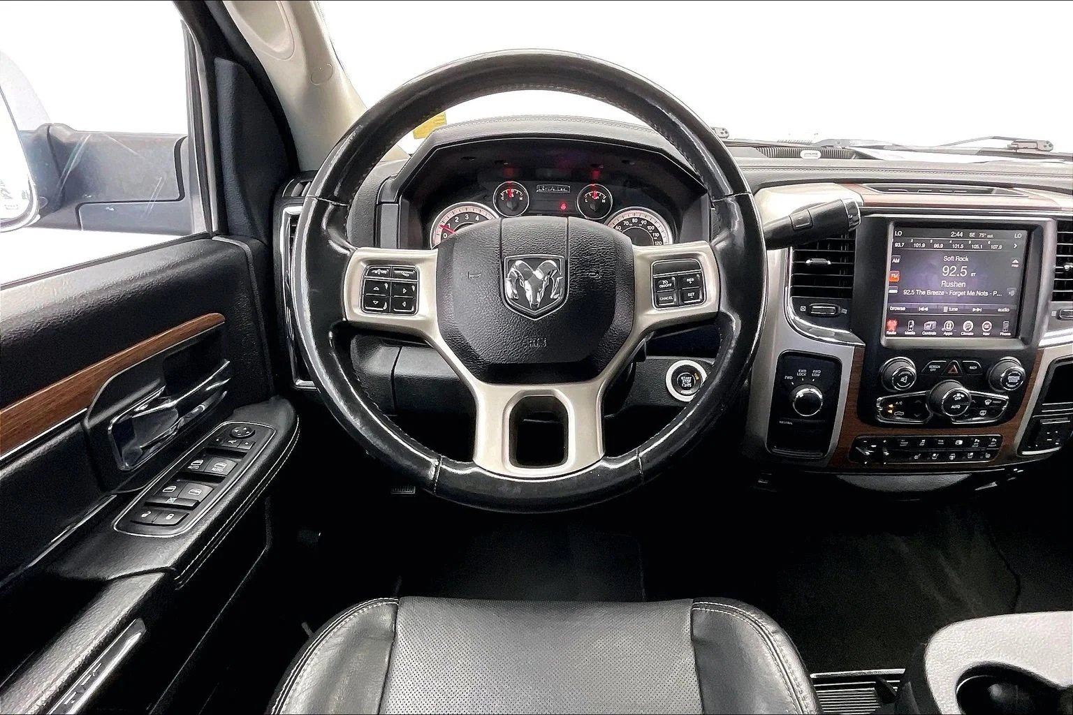 Used 2016 Granite Crystal Metallic Clearcoat Ram Laramie image 4