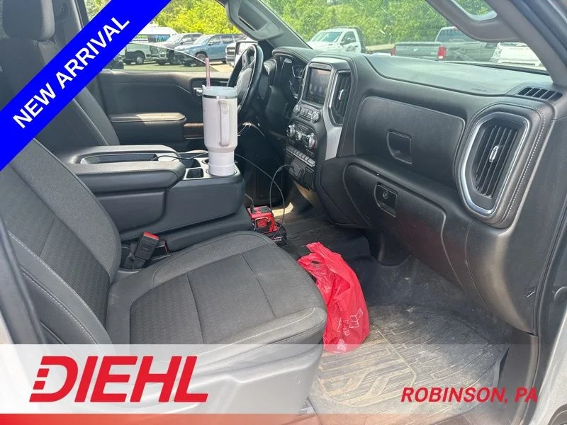 Used 2021 Gray GMC SLE image 4