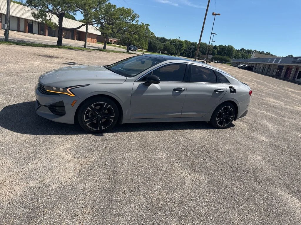 Used 2023 Wolf Gray Kia GT-Line image 7