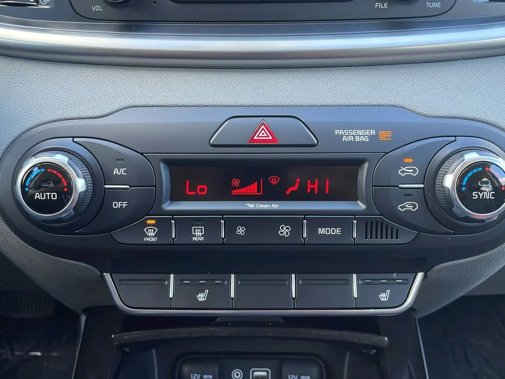 Used 2016 Silver Kia EX image 21