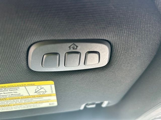 Used 2025 White Metallic Ford Platinum image 38