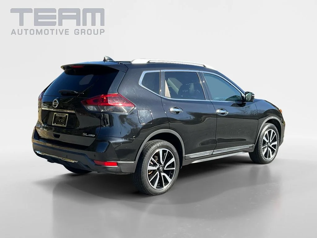 Used 2020 Black Nissan SL image 7