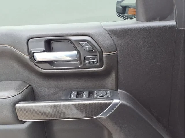 Used 2022 Summit White GMC AT4 image 16