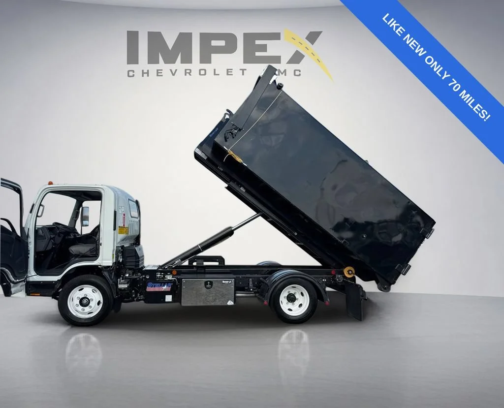 Used 2024 Arc White Chevrolet 1WT image 3