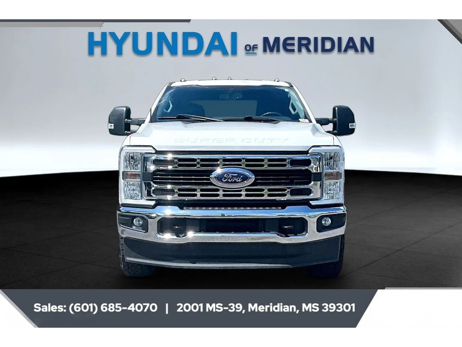 Used 2023 Oxford White Ford XLT image 3