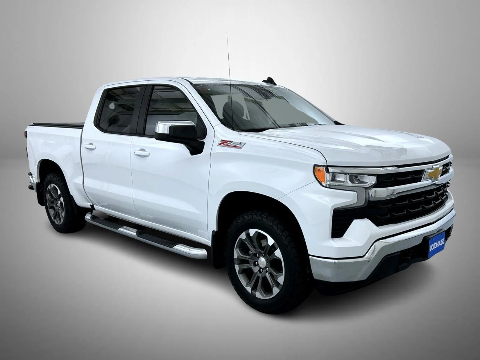 Used 2024 White Chevrolet LT image 3
