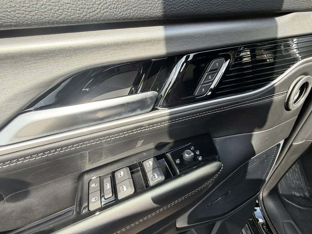 New 2026 Black Jeep  image 11