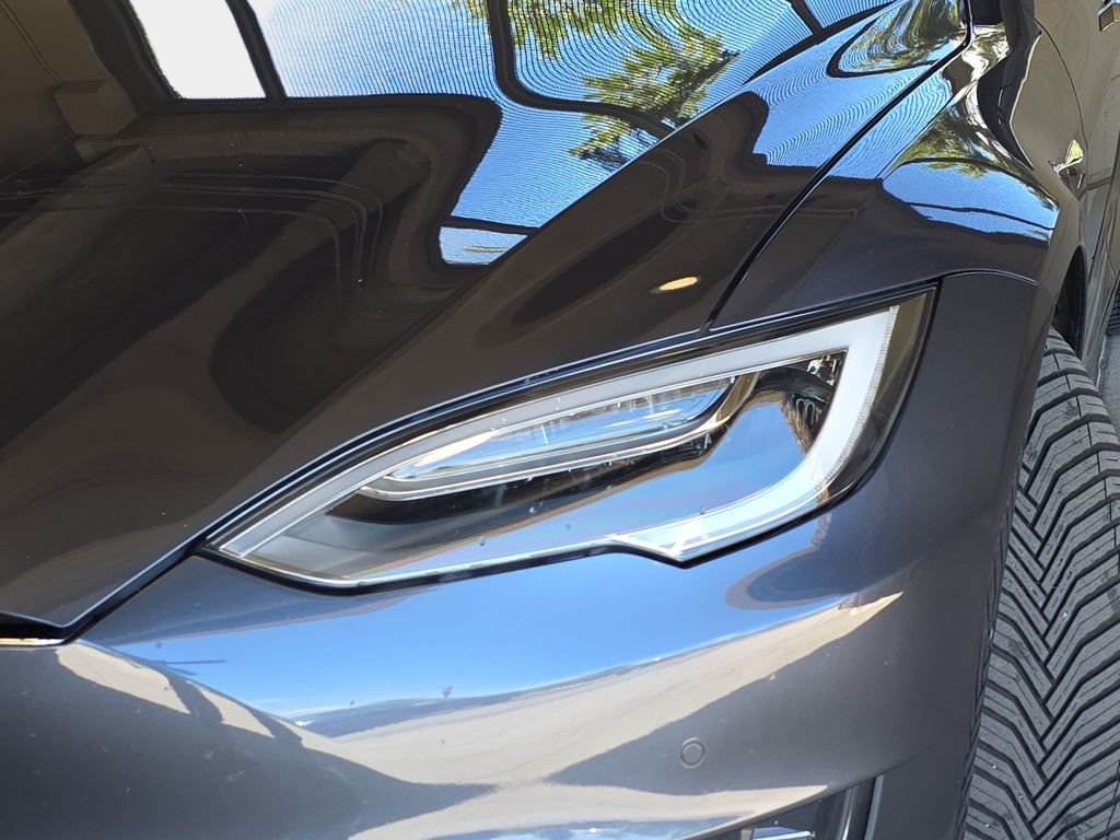 Used 2021  Tesla Long Range image 31