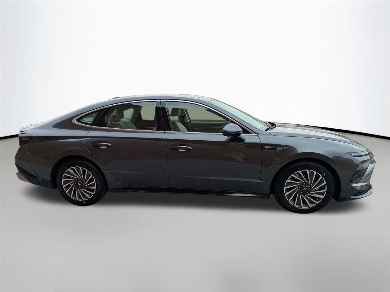 New 2025 Portofino Gray Hyundai Limited image 4