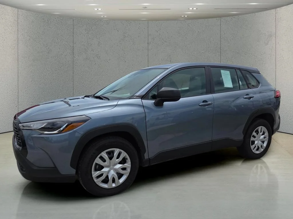 Used 2025 Celestite Toyota L image 10