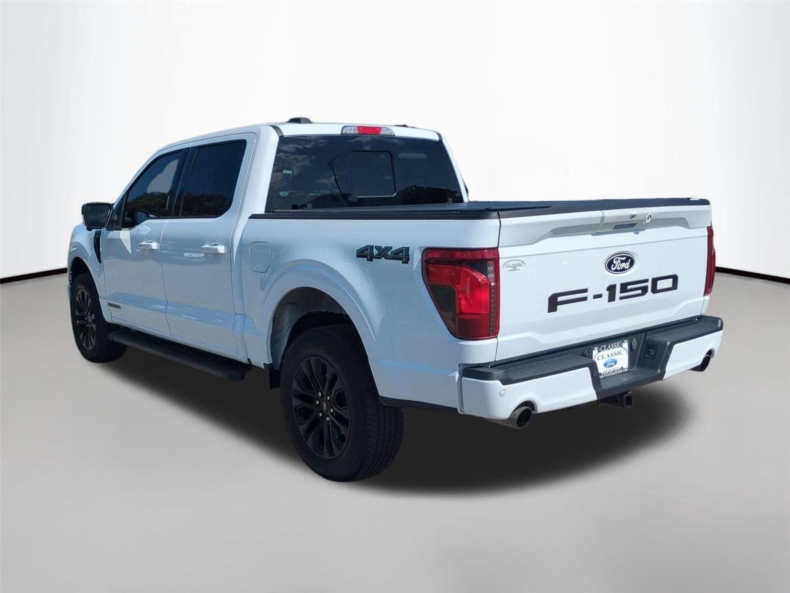 Used 2024 Oxford White Ford XLT image 3