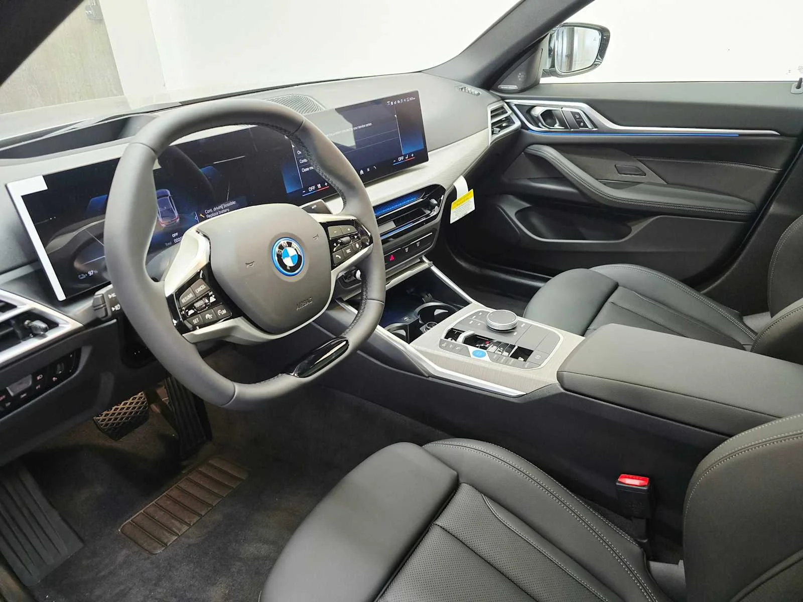 New 2026 Skyscraper Grey Metallic BMW xDrive40 image 2