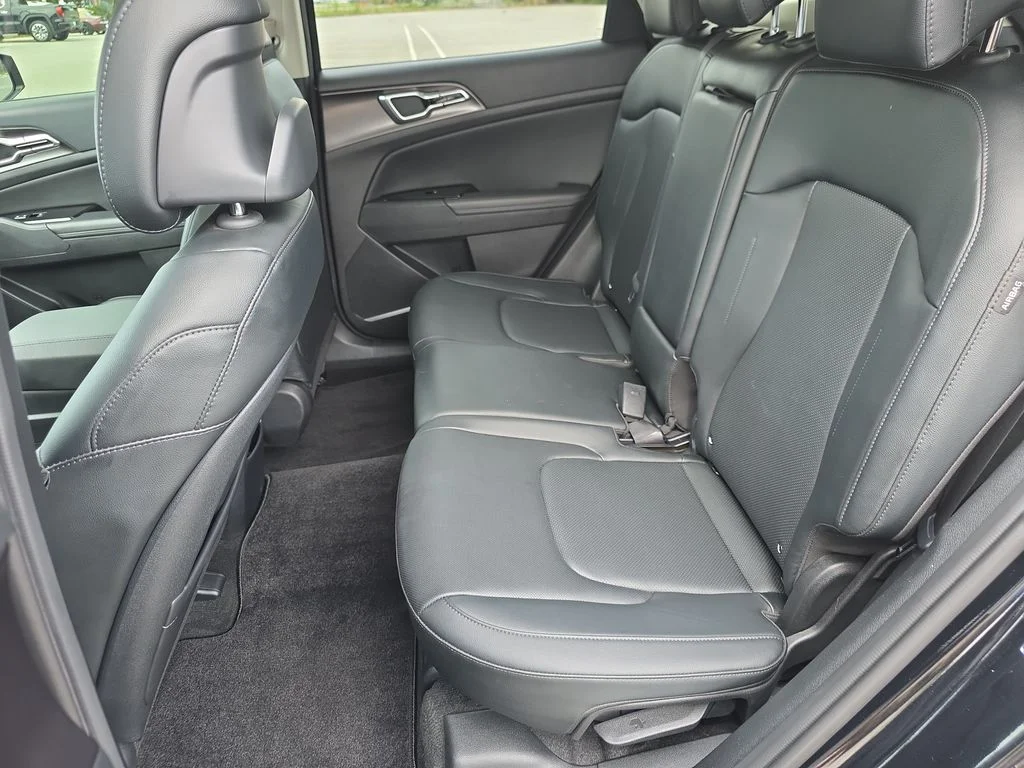 Used 2025 Black Kia EX image 31