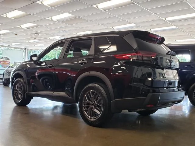 2026 Nissan Rogue S - Photo 8