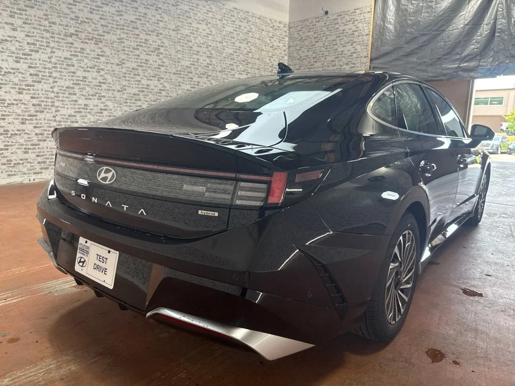 New 2026 Carbon Blue Hyundai Limited image 7