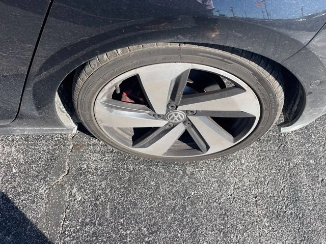 Used 2018 Black Volkswagen Autobahn image 6