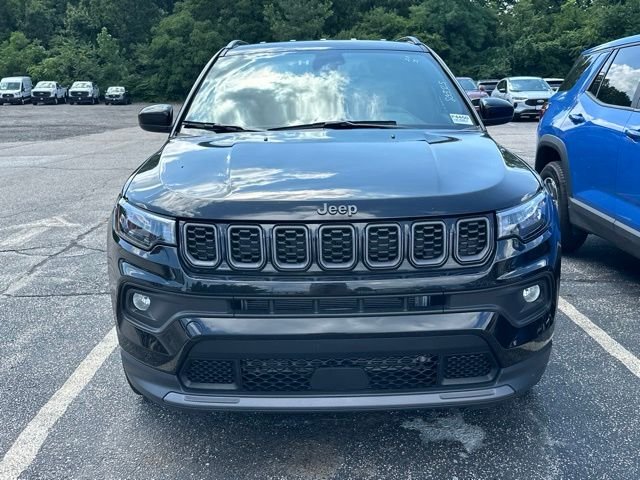Used 2025 Diamond Black Jeep Latitude image 2