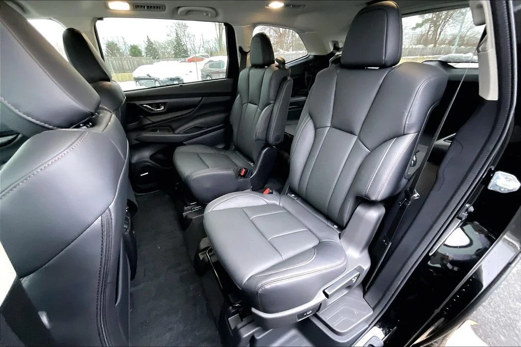 New 2026 CRYSTAL BLACK SILICA Subaru Limited Bronze Edition 7-Passenger image 10