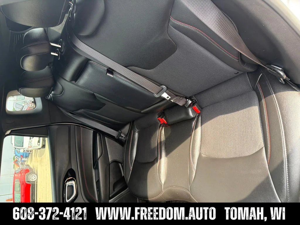 Used 2025 White Jeep Trailhawk image 18