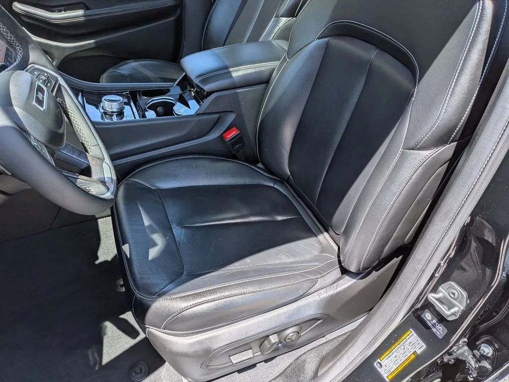 Used 2023 Black Jeep 4xe image 27