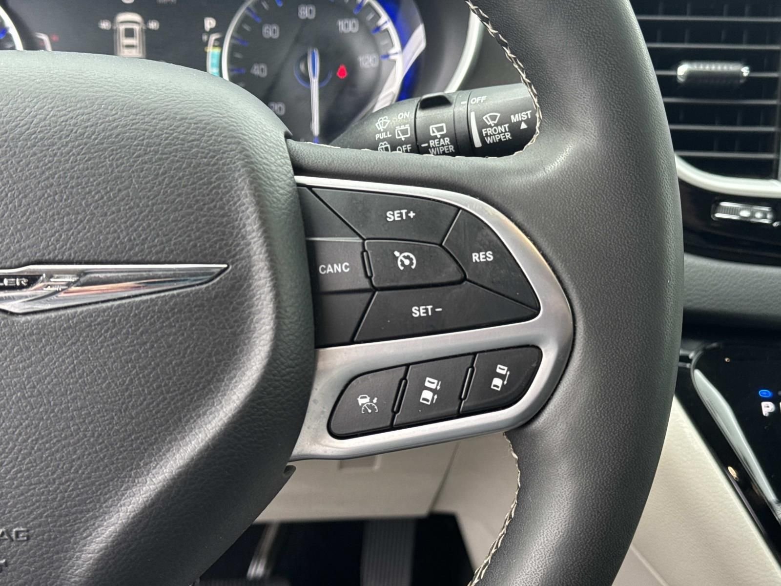 Used 2024 Silver Chrysler Touring L image 25