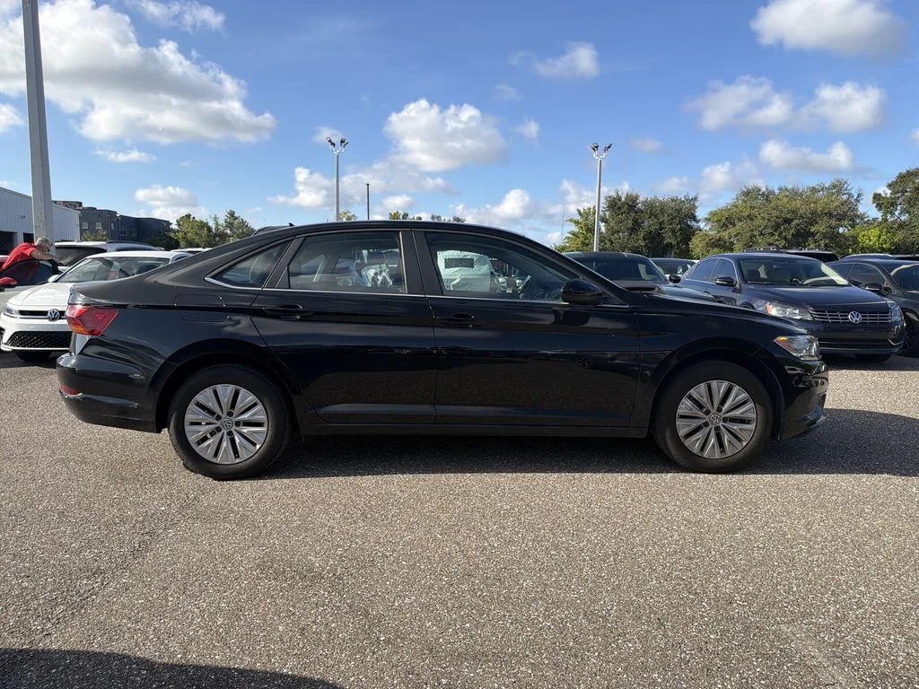Used 2019 Black Volkswagen 1.4T S image 6