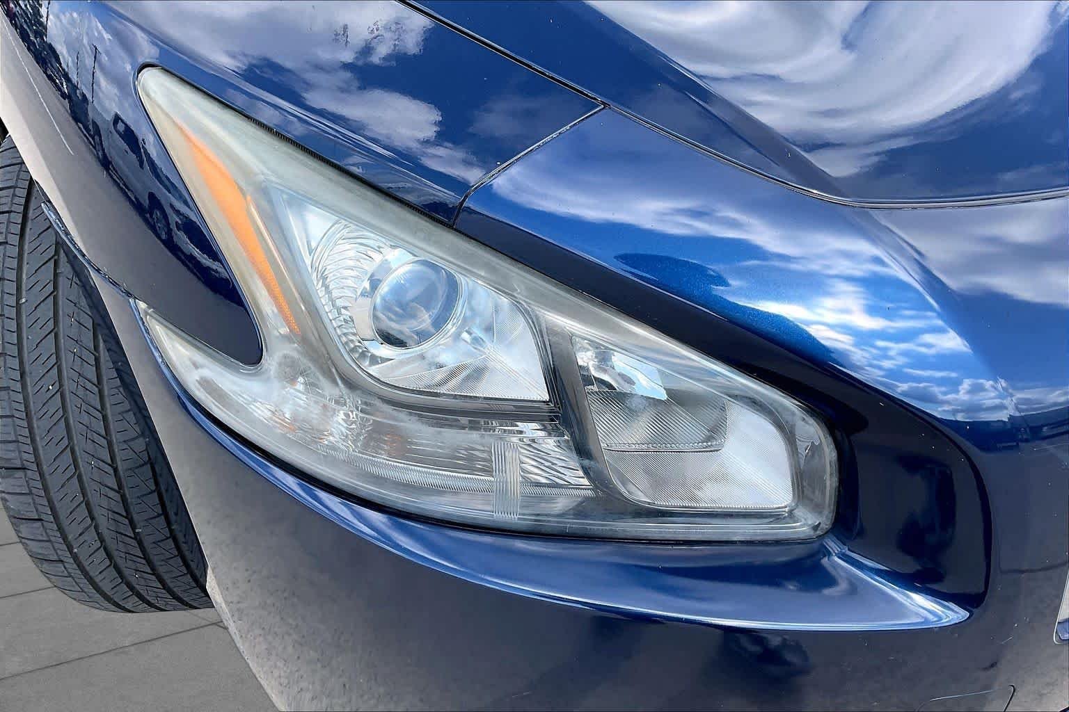 Used 2014 Navy Blue Metallic Nissan 3.5 SV w/Sport Pkg image 27