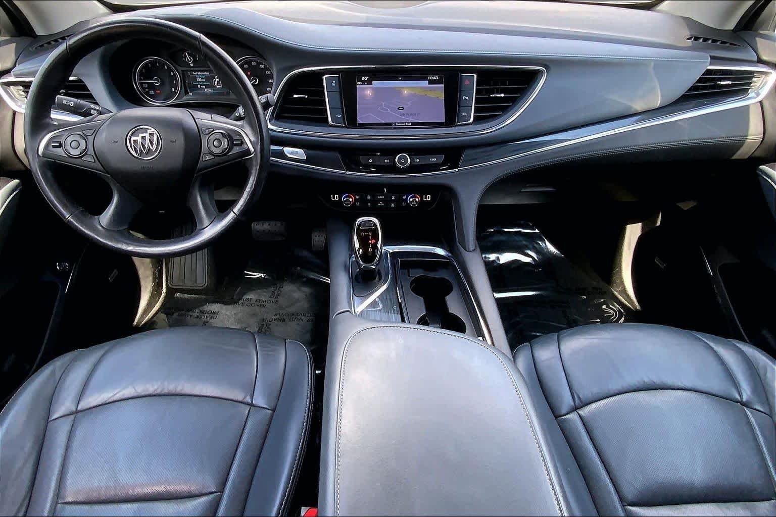 Used 2018 White Frost Tricoat Buick Premium image 15