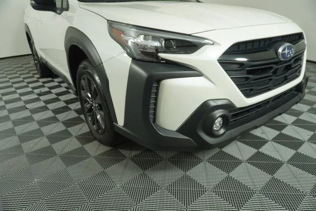 Certified Used 2025 Crystal White Pearl Subaru Onyx Edition image 10