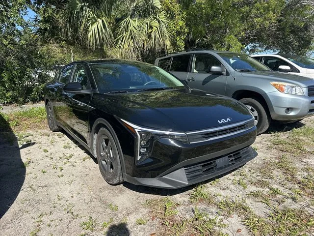 2025 Kia K4 LXS AT's photo