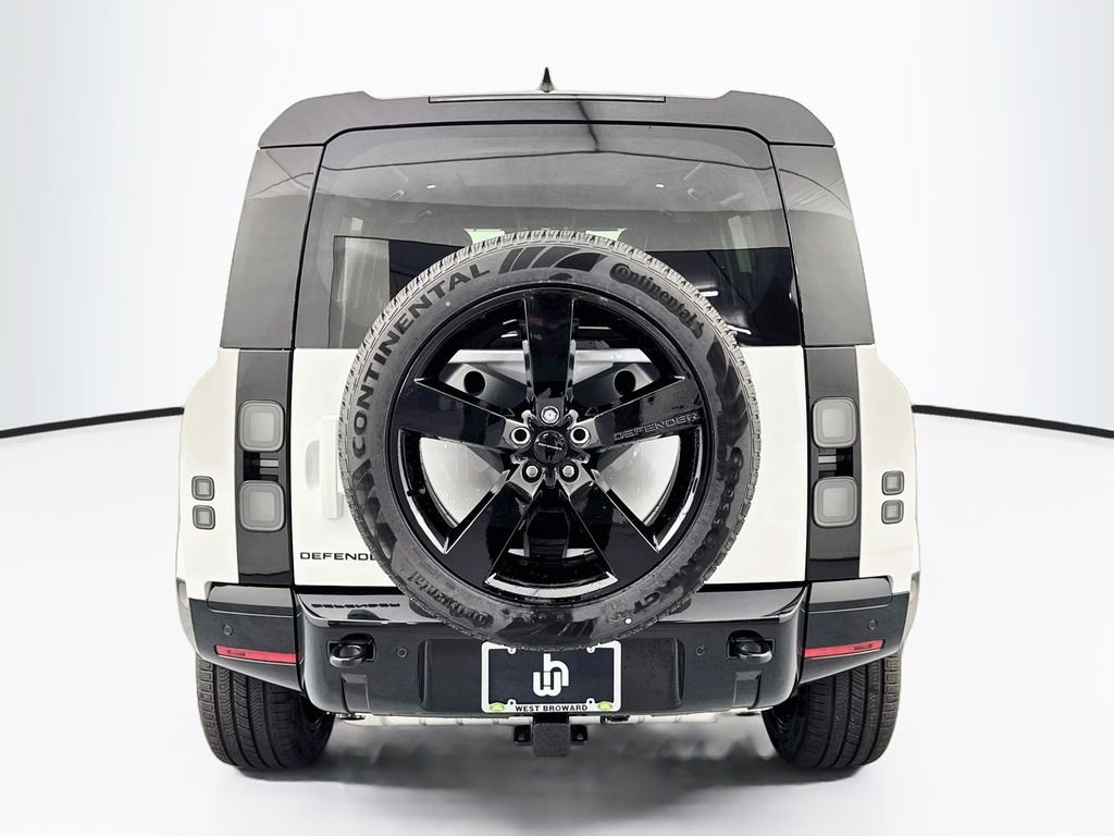 New 2026 Fuji White Land Rover X-Dynamic SE image 6