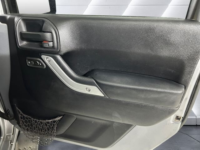 Used 2016 Silver Jeep Unlimited Sahara image 15