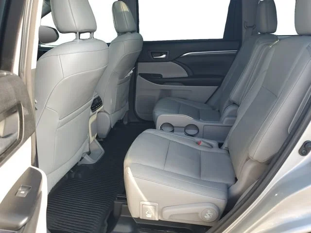 Used 2017 Celestial Silve Toyota Limited image 21