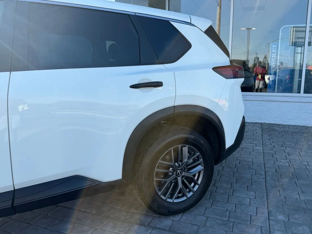 Used 2023 White Nissan S image 7
