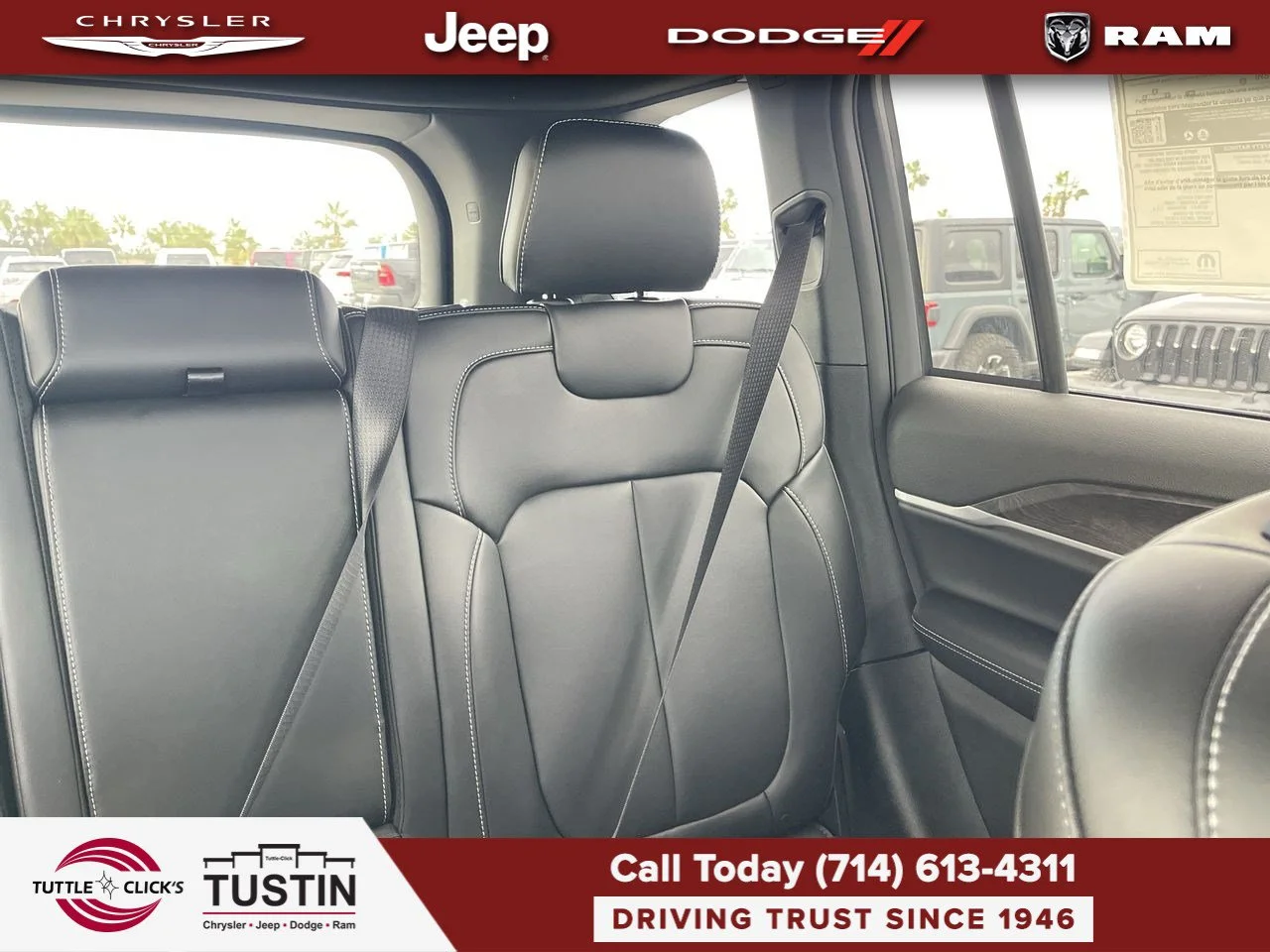 New 2027 High-Gloss Black Paint Jeep Limited image 6