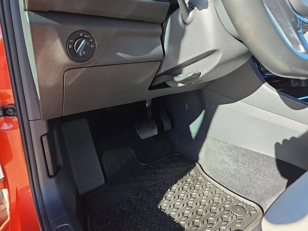 Used 2019 Orange Volkswagen R-Line image 31