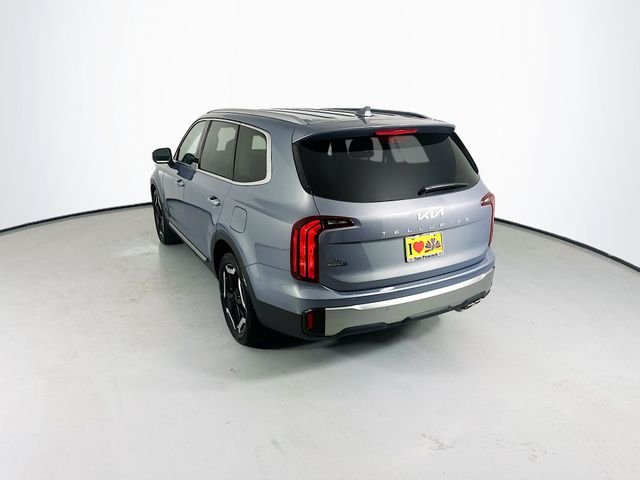 Used 2025 Silver Kia S image 7