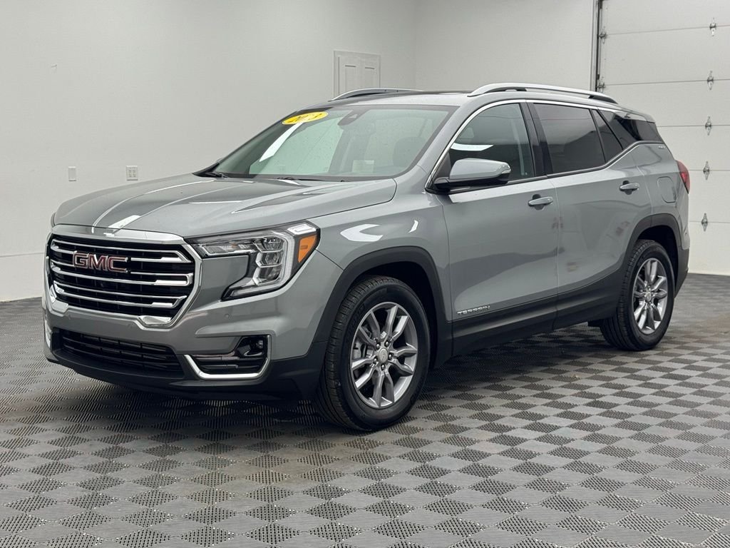 Used 2023 Sterling Metallic GMC SLT image 2
