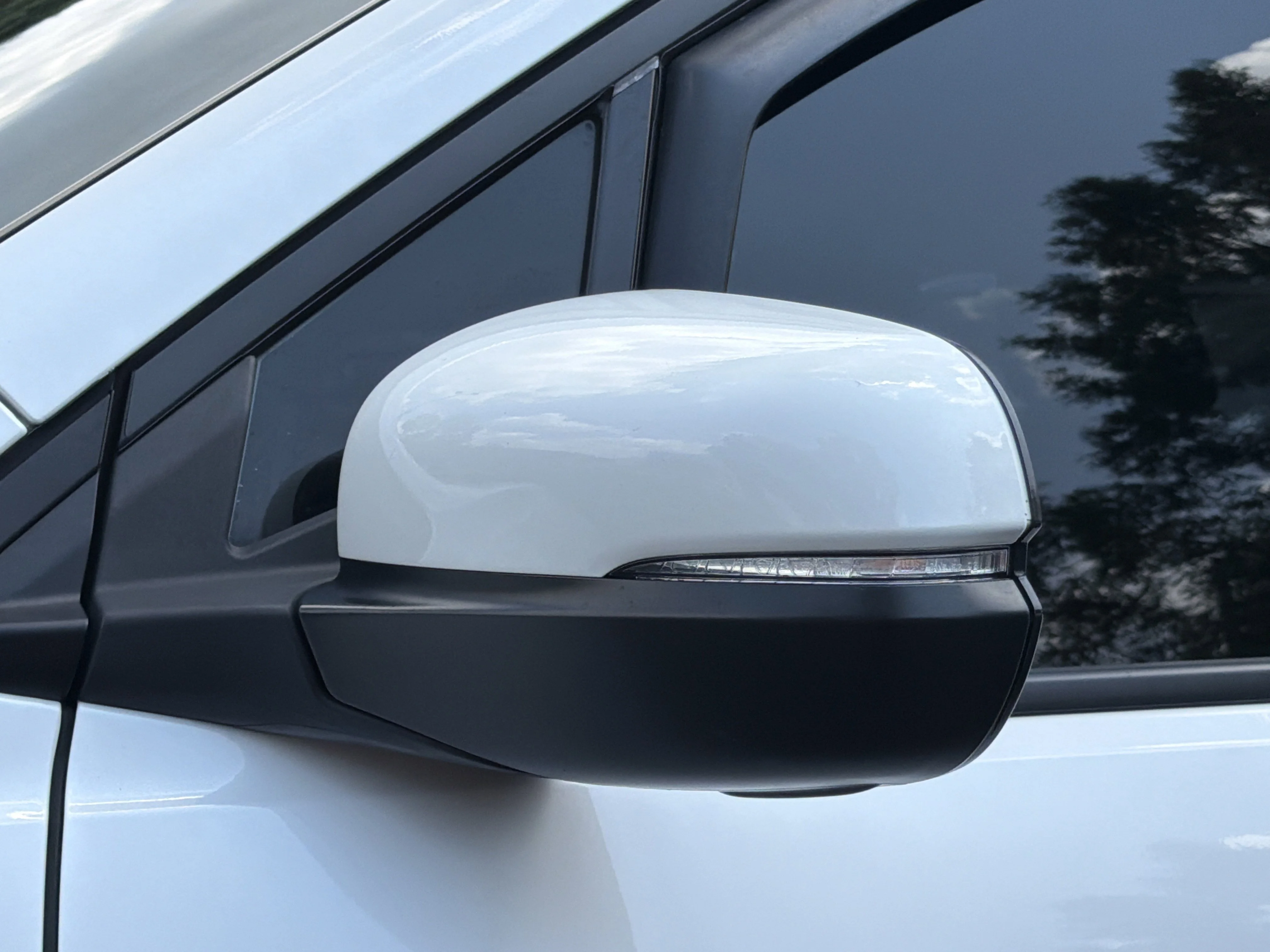 Certified Used 2023 White Honda EX-L image 32