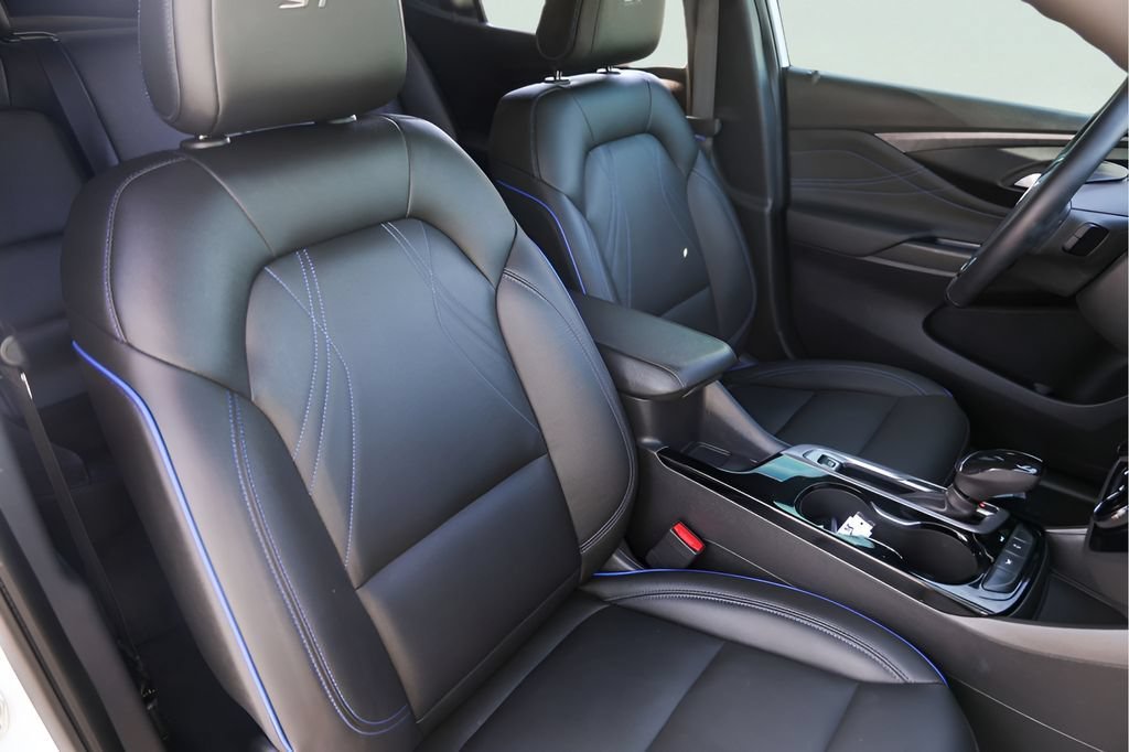Used 2025 Summit White Buick Sport Touring image 31