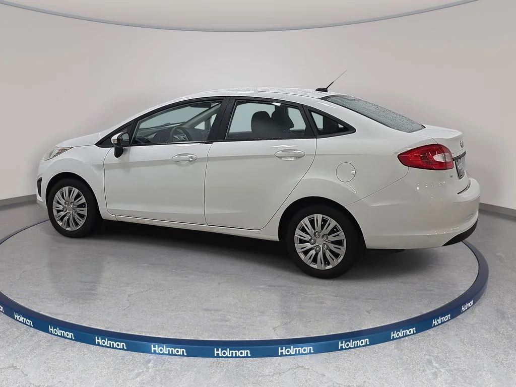 Used 2013 Oxford White Ford SE image 9