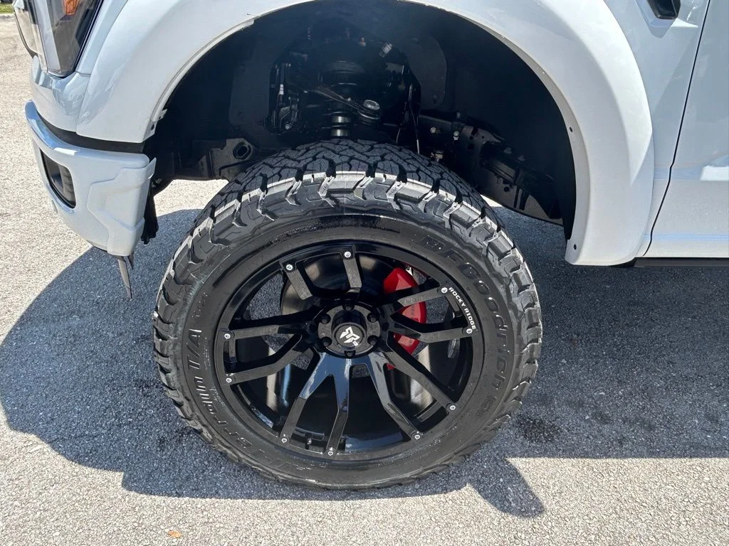 New 2026 Oxford White Ford Lariat image 22