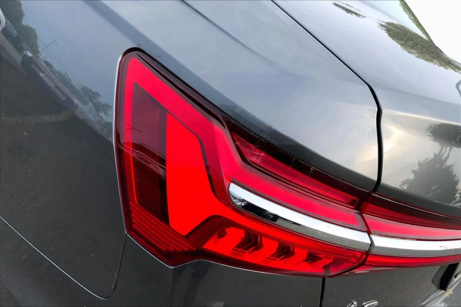 Used 2019 Daytona Gray Pearl Effect Audi Premium Plus image 29