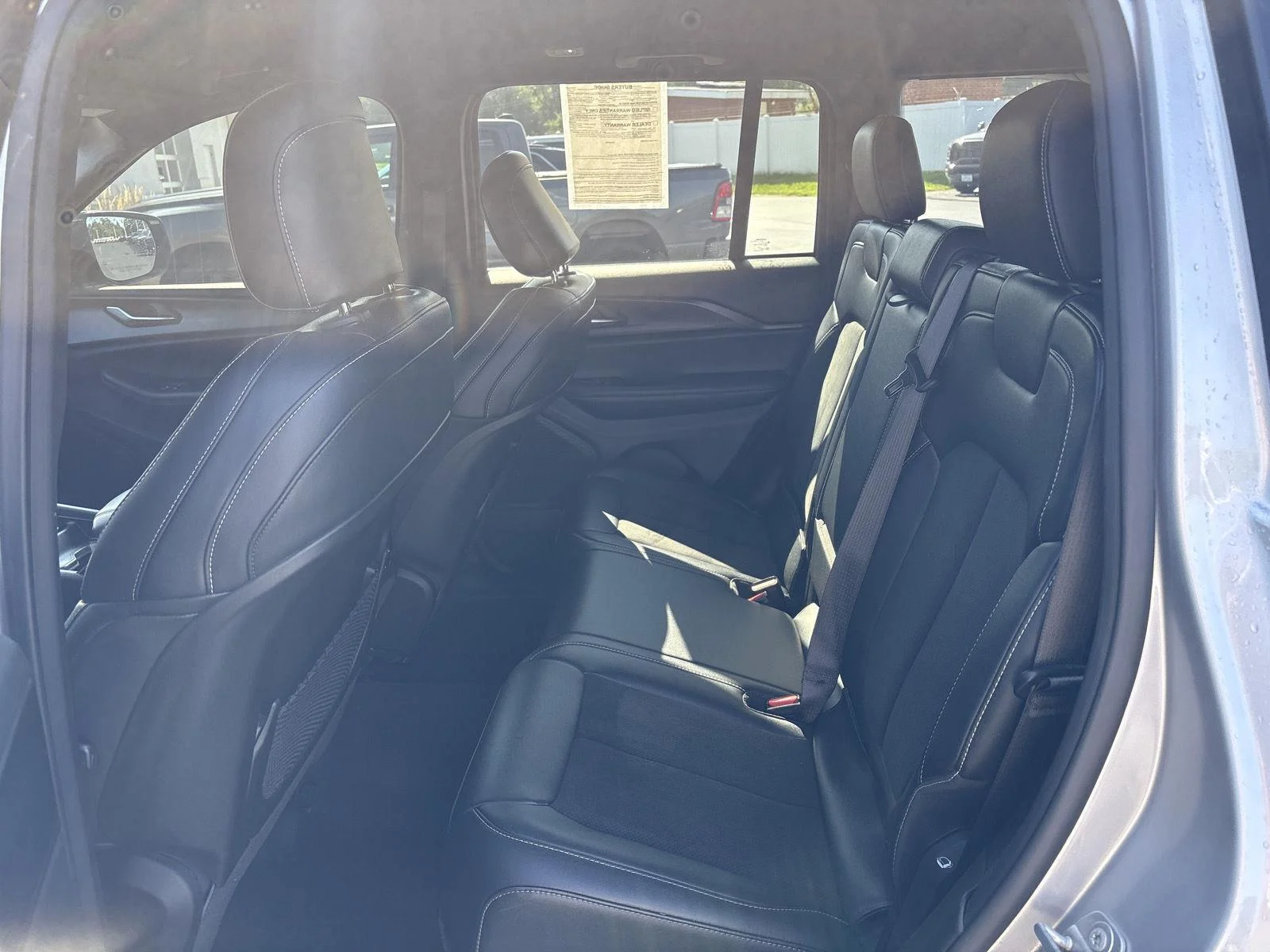 Used 2025 Silver Zynith Jeep Altitude image 10