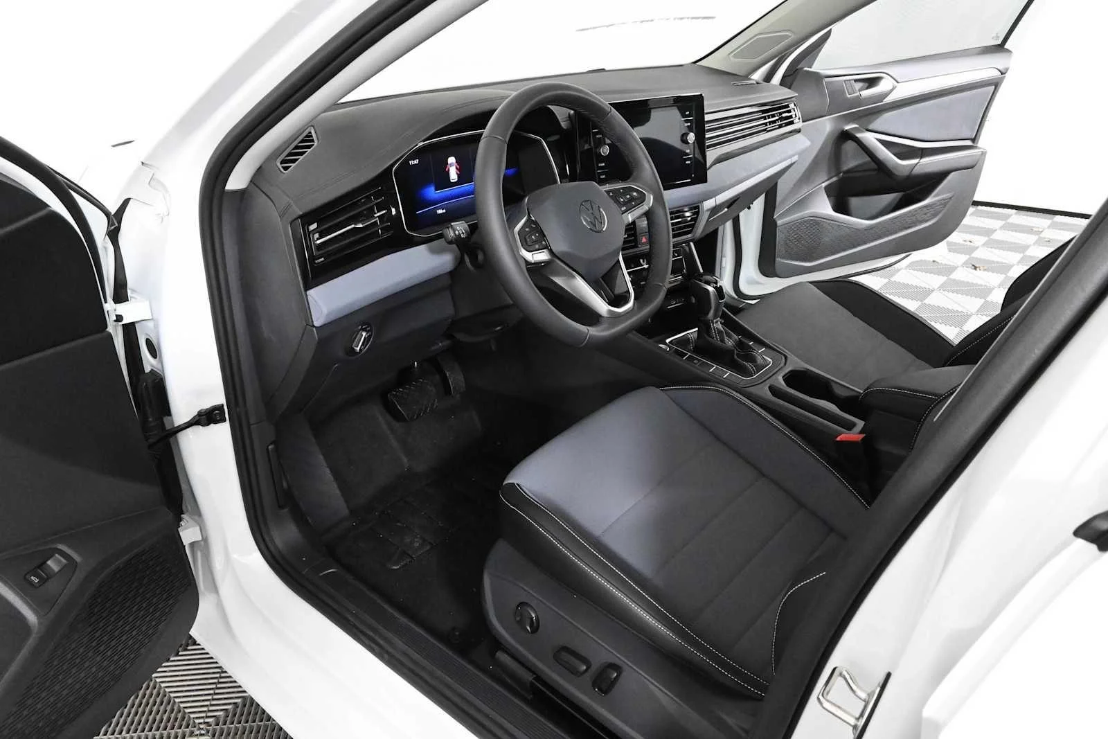 New 2026 Opal White Pearl Volkswagen SE image 16