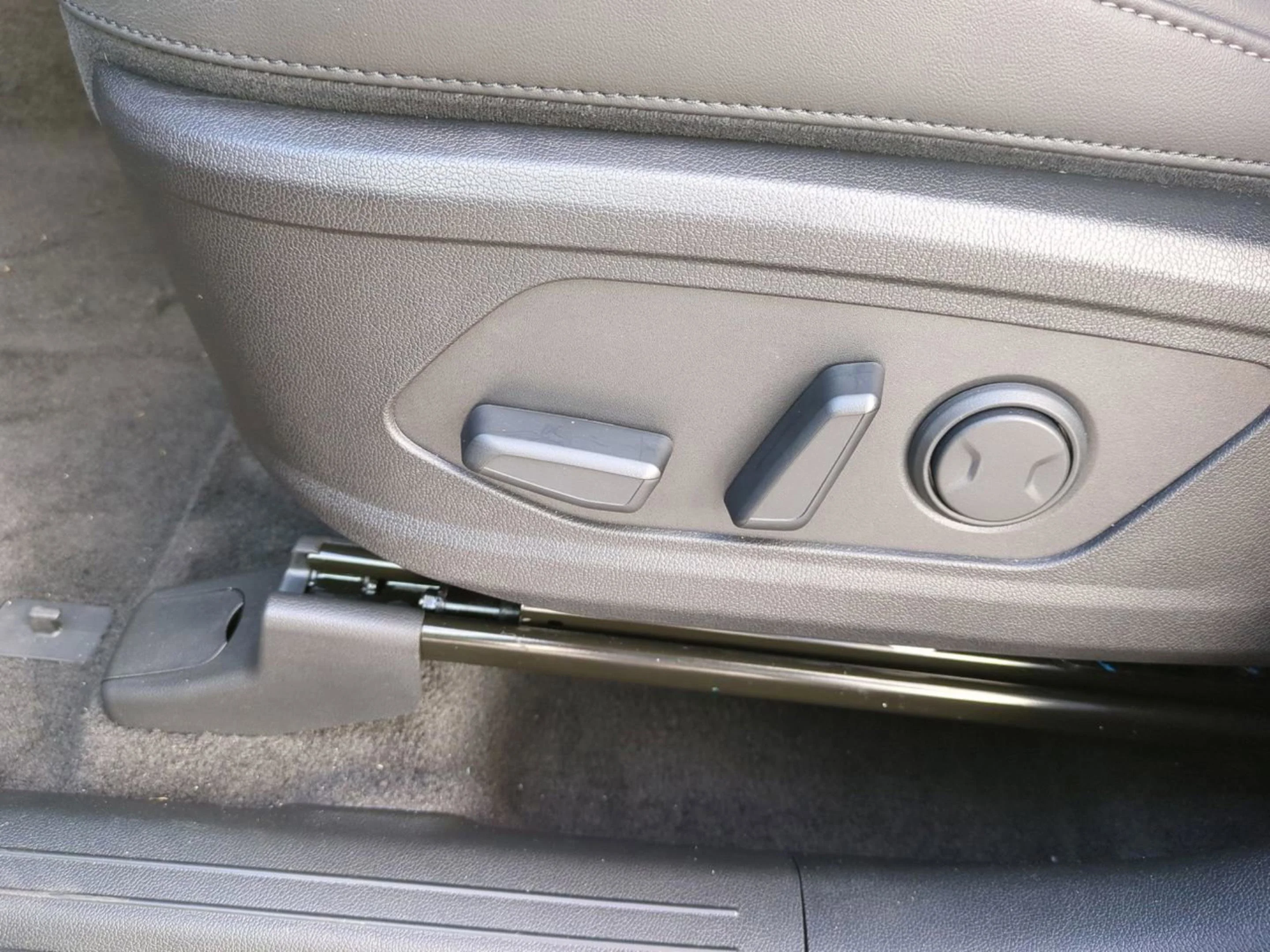 2026 Kia Sorento EX - Photo 14