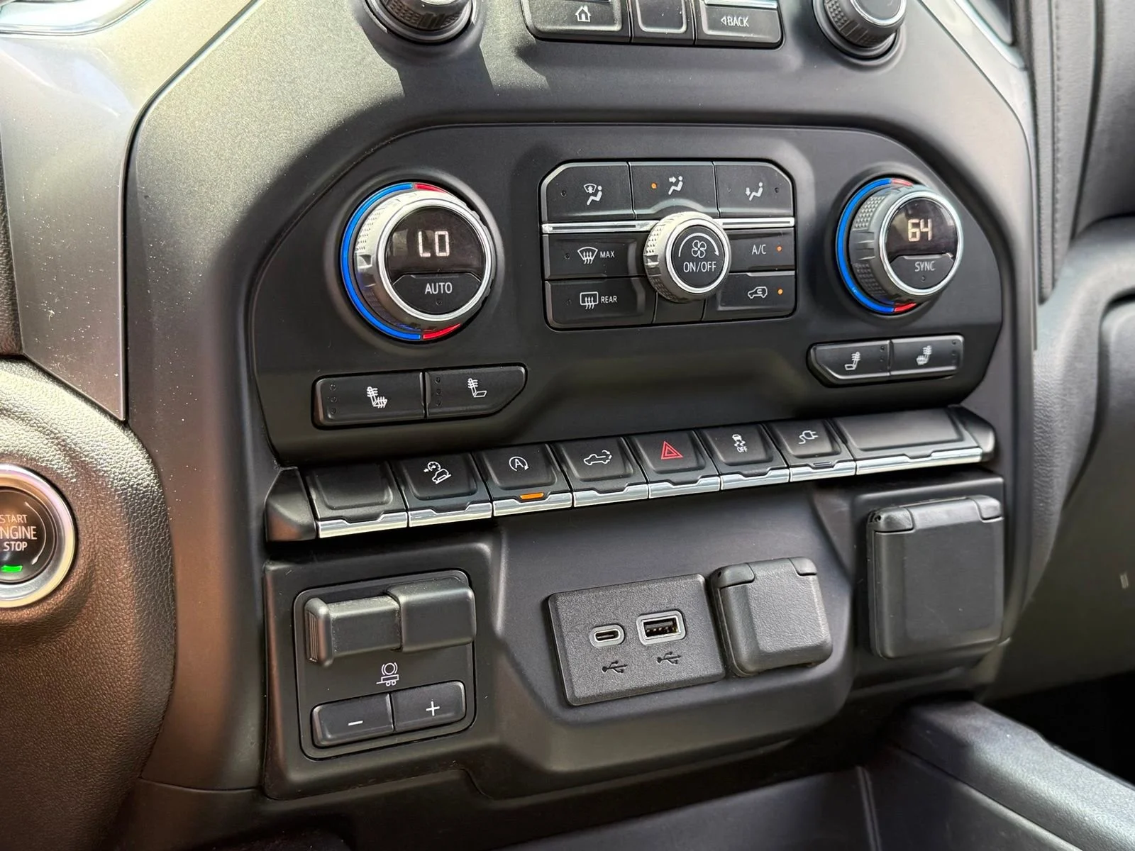 Used 2019 BLACK Chevrolet RST image 21