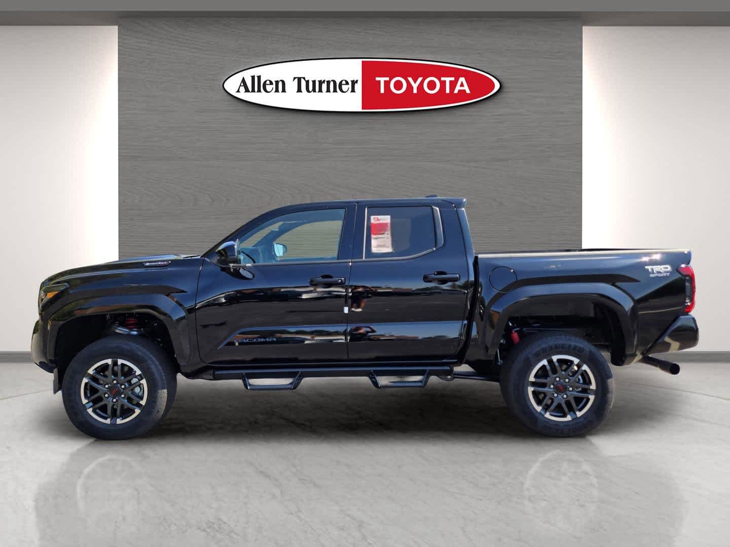 2025 Toyota Tacoma TRD Sport - Photo 10